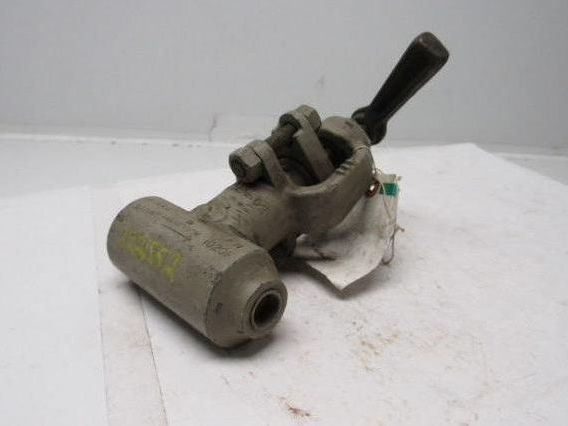 Hancock 7230 2680 Class T-Pattern Loose Backseat Globe Valve 3/8"