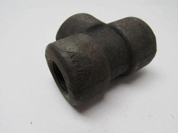 Penn 3/4" X 1/2" X 1/2" Forged Steel Threaded Pipe Reducing Tee