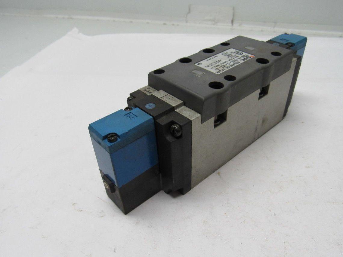 SMC VSS8-8-FHG-D-3EZ-V1 24VDC Pneumatic Air Solenoids Valve