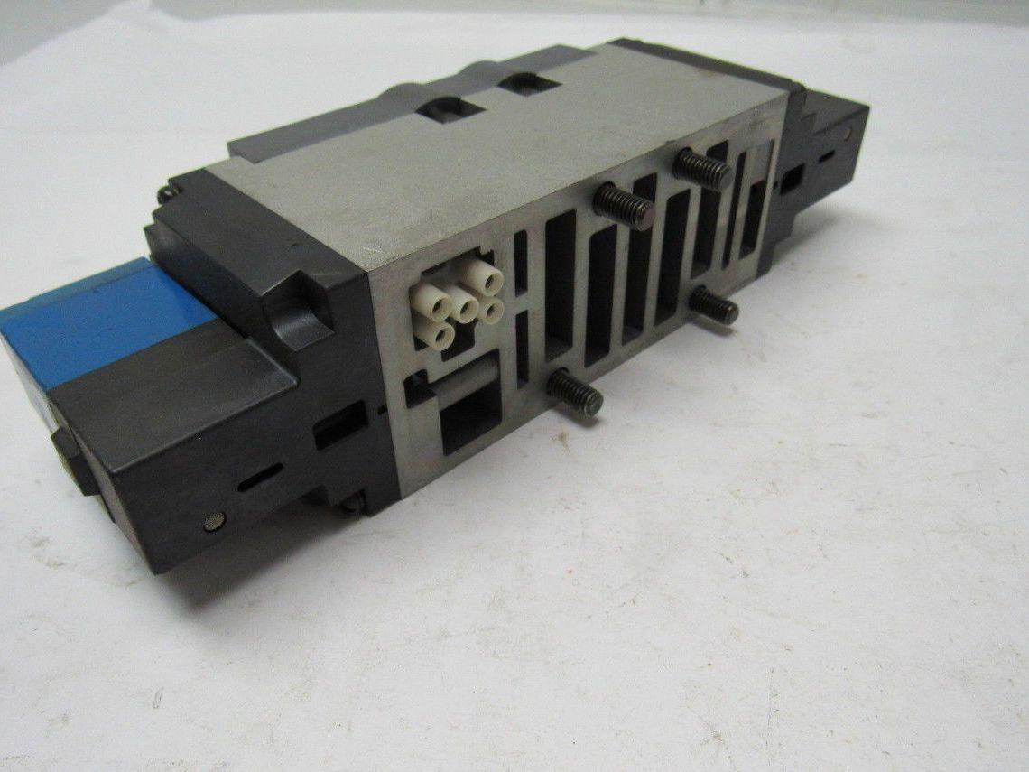 SMC VSS8-8-FHG-D-3EZ-V1 24VDC Pneumatic Air Solenoids Valve