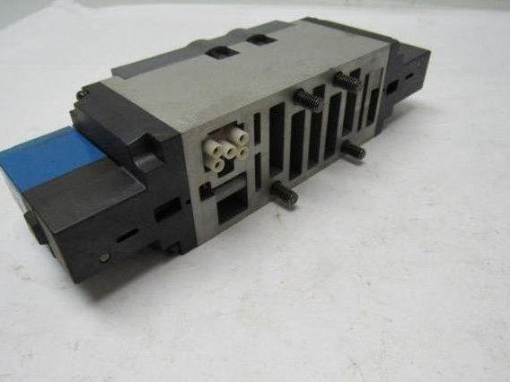 SMC VSS8-8-FHG-D-3EZ-V1 24VDC Pneumatic Air Solenoids Valve