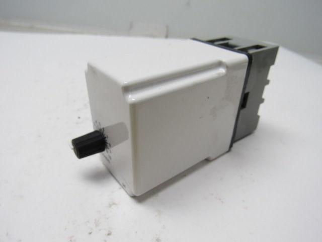 Macromatic Tr-50826-05 Series C Time Delay Flasher 12v AC/DC Range 0.1-10 Sec.