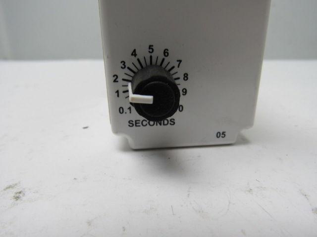 Macromatic Tr-50826-05 Series C Time Delay Flasher 12v AC/DC Range 0.1-10 Sec.