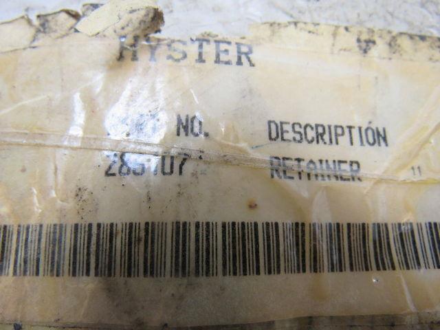 Hyster 286107 Retainer