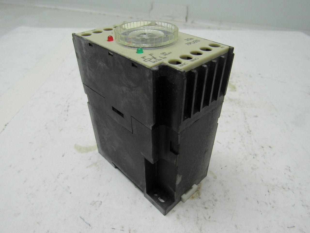 Siemens 7PU2040-7AJ33 Time Relay Surface Mount 1 Time Setting Range 2S TO 20S