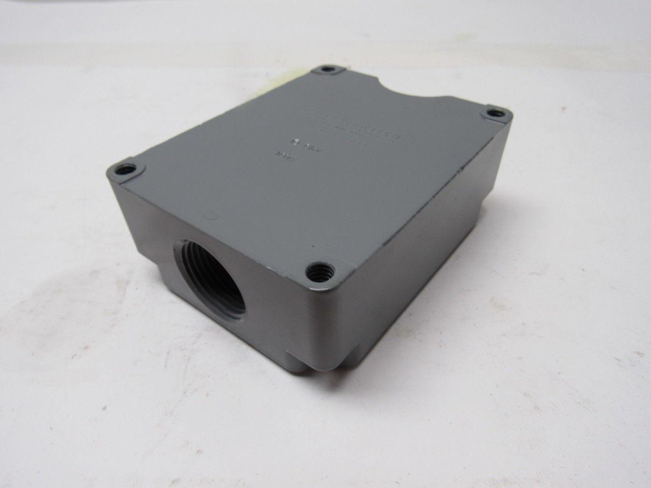 Honeywell 18PA3 Micro Switch Terminal Block Base Receptacle 8 Pole