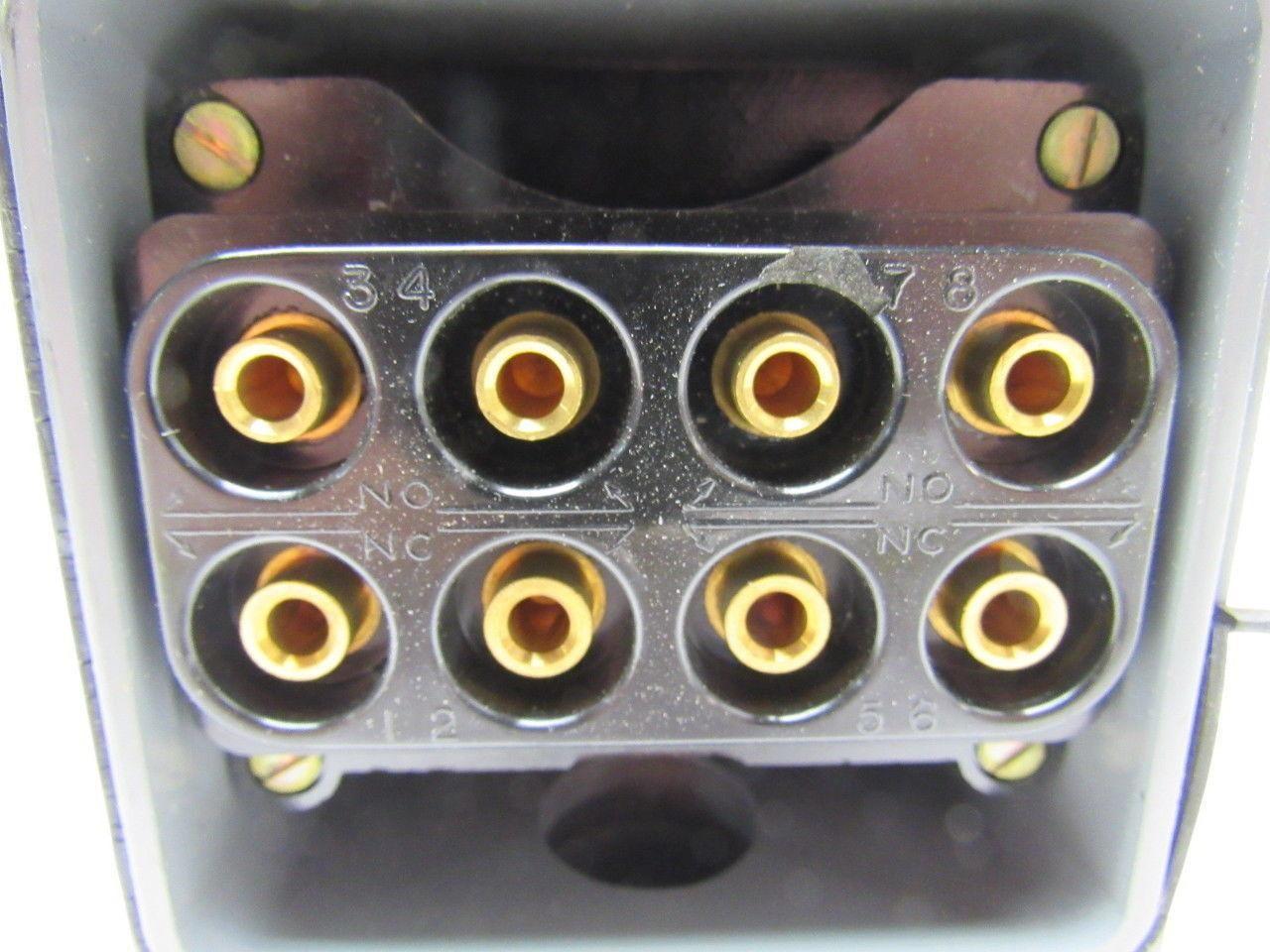 Honeywell 18PA3 Micro Switch Terminal Block Base Receptacle 8 Pole