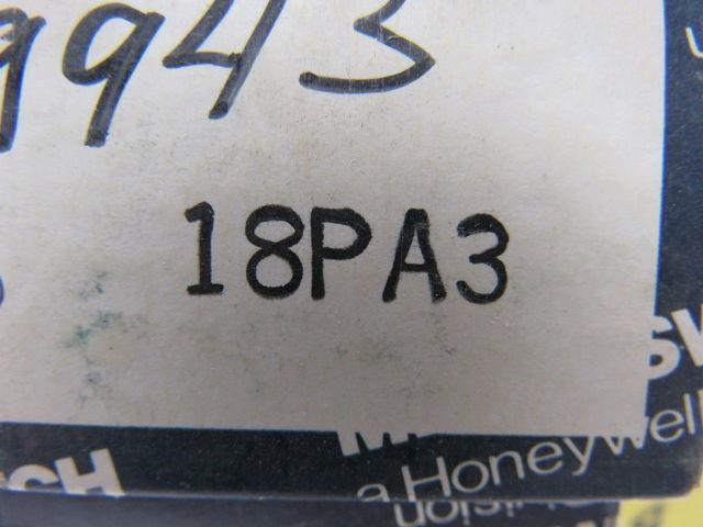 Honeywell 18PA3 Micro Switch Terminal Block Base Receptacle 8 Pole