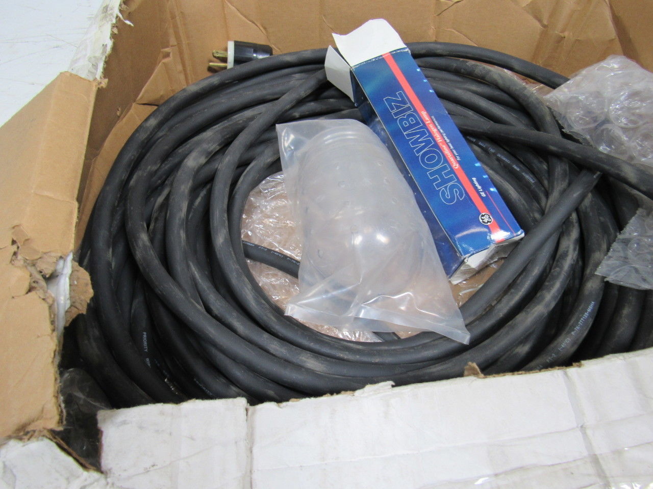 2000 Watt 120V Portable Drop Light 54000 Lumens W/90Ft Power Cable - 90°C 600V