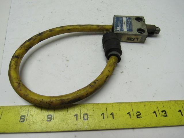 Telemecanique 55875 R B Denison Mini Switch Roller Plunger Limit Switch