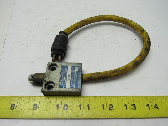 Telemecanique 55875 R B Denison Mini Switch Roller Plunger Limit Switch