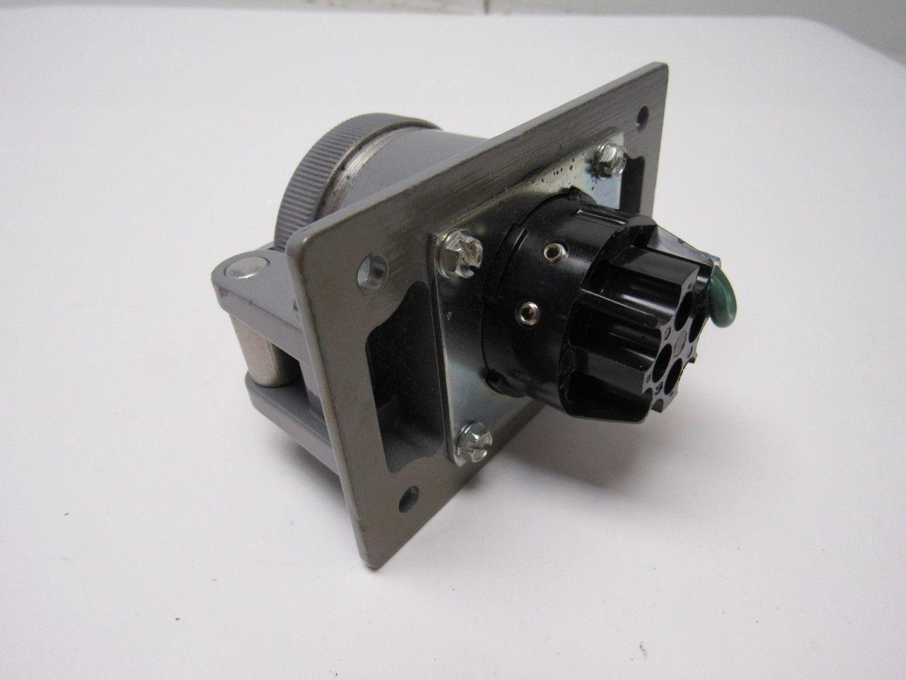 SKWR4G Russellstoll 20 Amp 600V Female Electric Receptacle 4 Wire 3 Pole