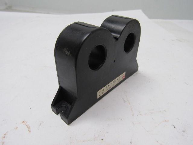 YASKAWA HITACHI UND-300W/200/5 Current Transformer From Seiki HT20SII
