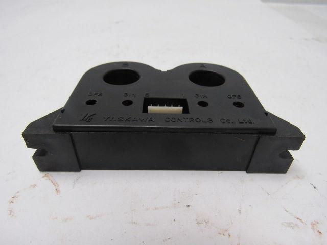 YASKAWA HITACHI UND-300W/200/5 Current Transformer From Seiki HT20SII
