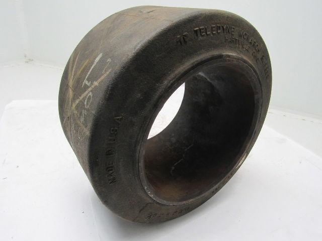Monarch 10-1/2"X6"X6-1/2" Press On Smooth Solid Rubber Forklift Tire Wheel