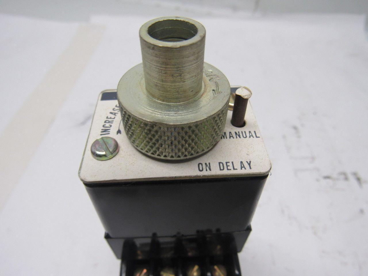 Westinghouse BTDC22S 276A021G02 Machine Tool Relay 300 V 10A 120 VDC Coil