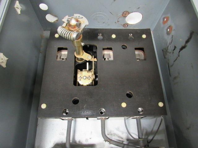 Cutler Hammer AC Magnetic Motor Controller Starter Combination 100Hp 200A 600V