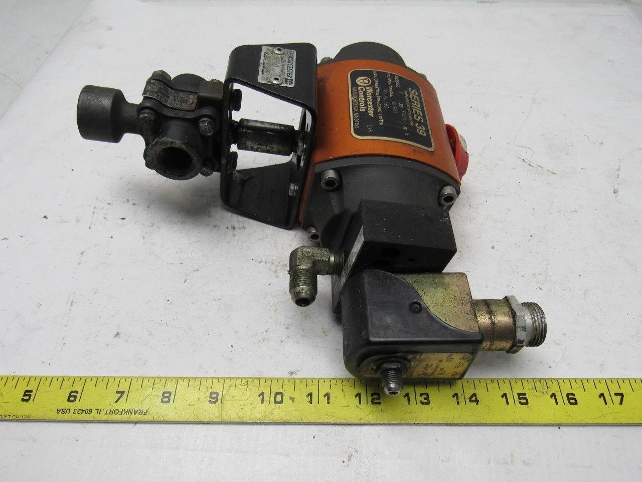 Worchester Controls Series 39 Model 10 Pneumatic Actuator W/1/2" NPT 3-Way Valve