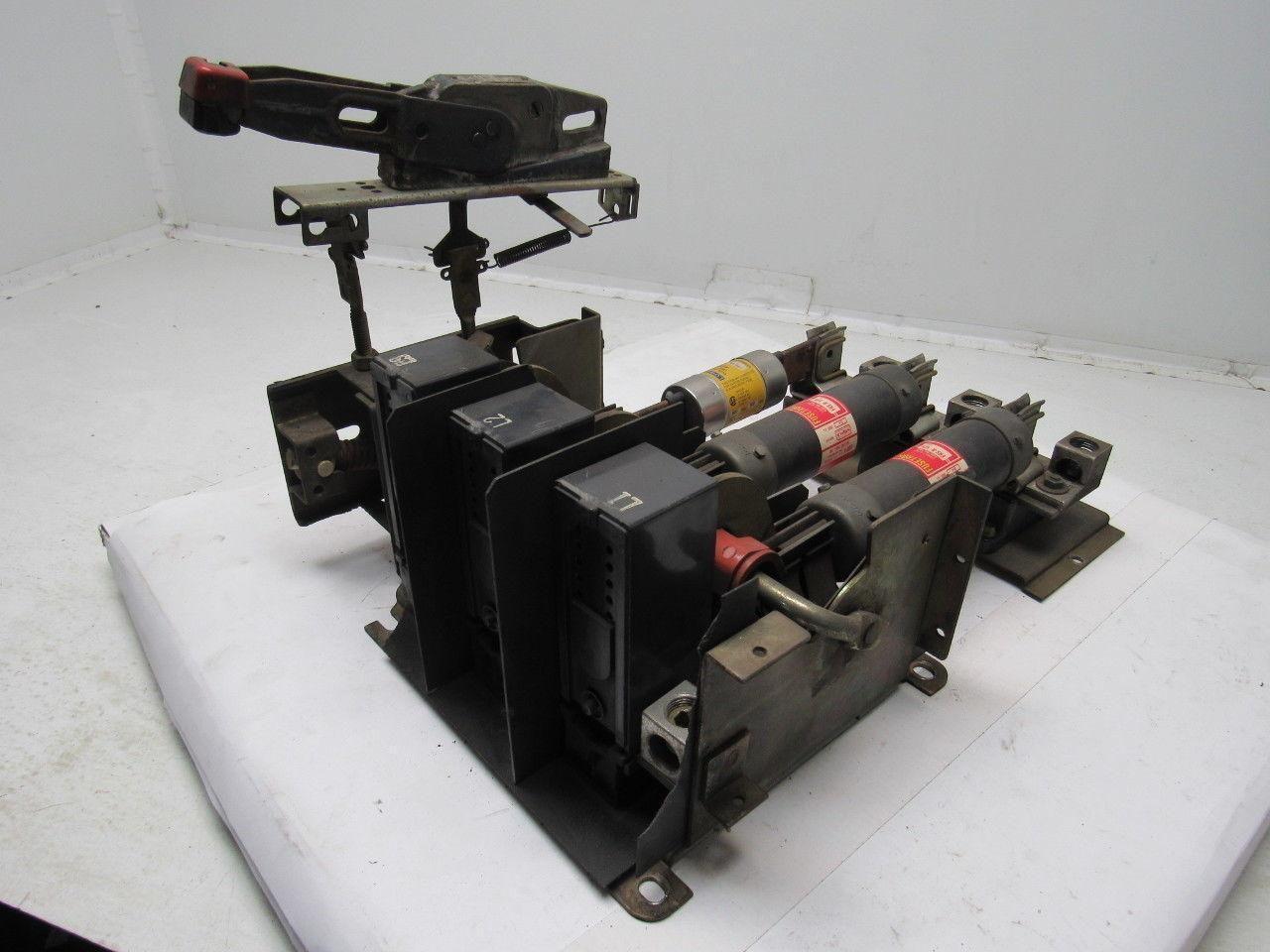 Square D CLass 9422 Type TF-2 125A Disconnect Switch Flange Mount & Handle