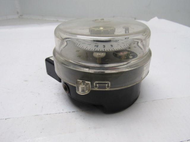 Sangamo S254 2 171E 3 Pin 24 hour Time Switch Analog /Mechanical 200/250V 50Hz