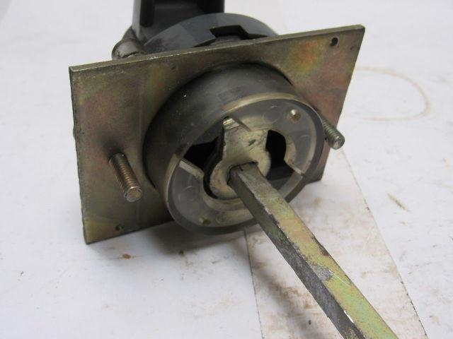 Hubbell USF-B13M 125A Ui 1000V Ue 660V Fused Disconnect W/Door Handle