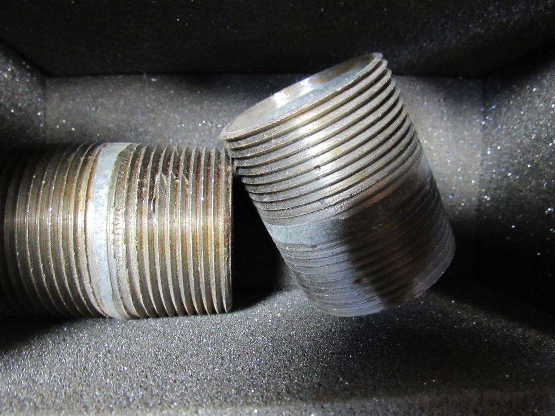 Assortment of 1-1/4" Galvanized Steel Rigid Conduit Nipple/Couplings Lot of 71