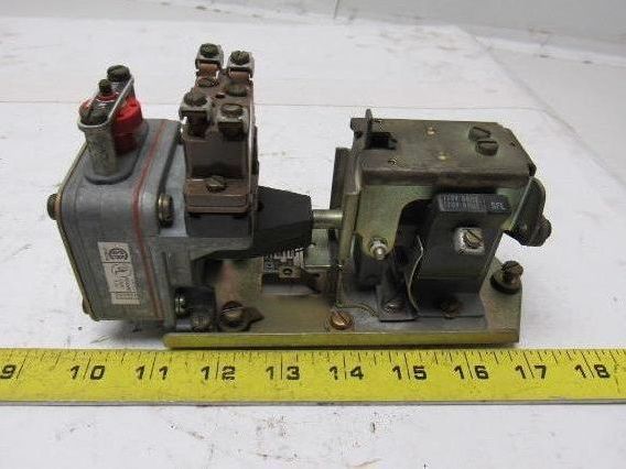 Square D B0 1E Series E Pneumatic Timing Relay 110/120V 50/60Hz.