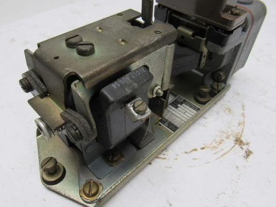 Square D B0 1E Series E Pneumatic Timing Relay 110/120V 50/60Hz.
