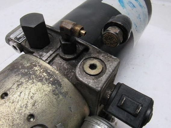John S. Barns Corp 8592 Motor & Pump Assembly From a Raymond 019-E6OL Fork Lift