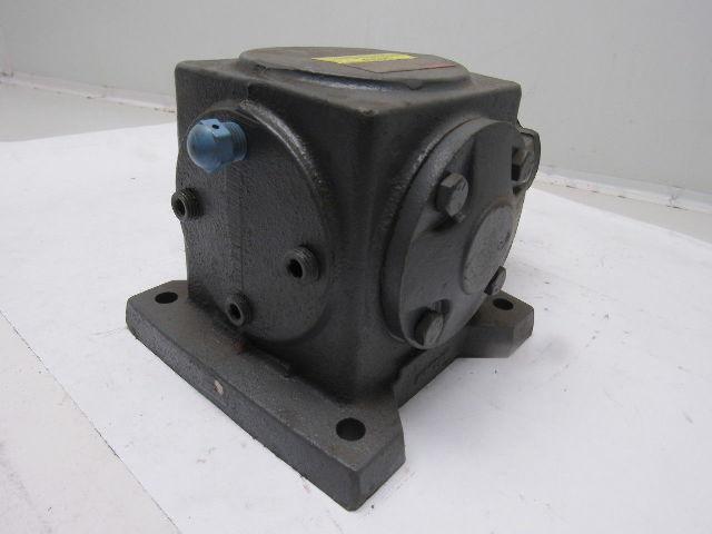 Boston Gear R137-CM1 Gear Reducer 1:1 Ratio 1750 input/output RPM, Right Angle