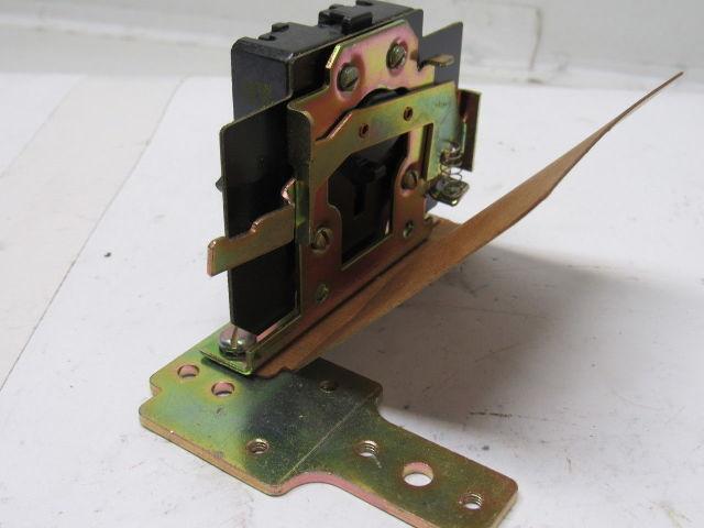 General Electric CR205X300B 600V 250VDC NEMA 3&4 Auxiliary Contact Kit