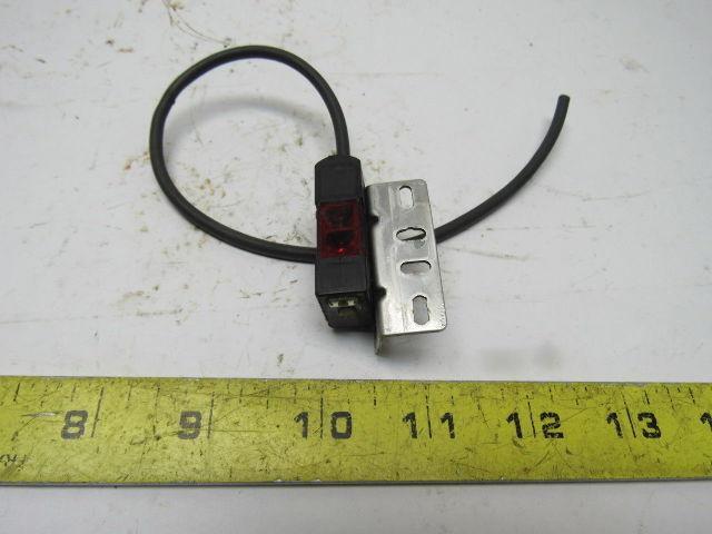 Omron E3S-AR61 Photoelectric Sensor Switch 11" Cord