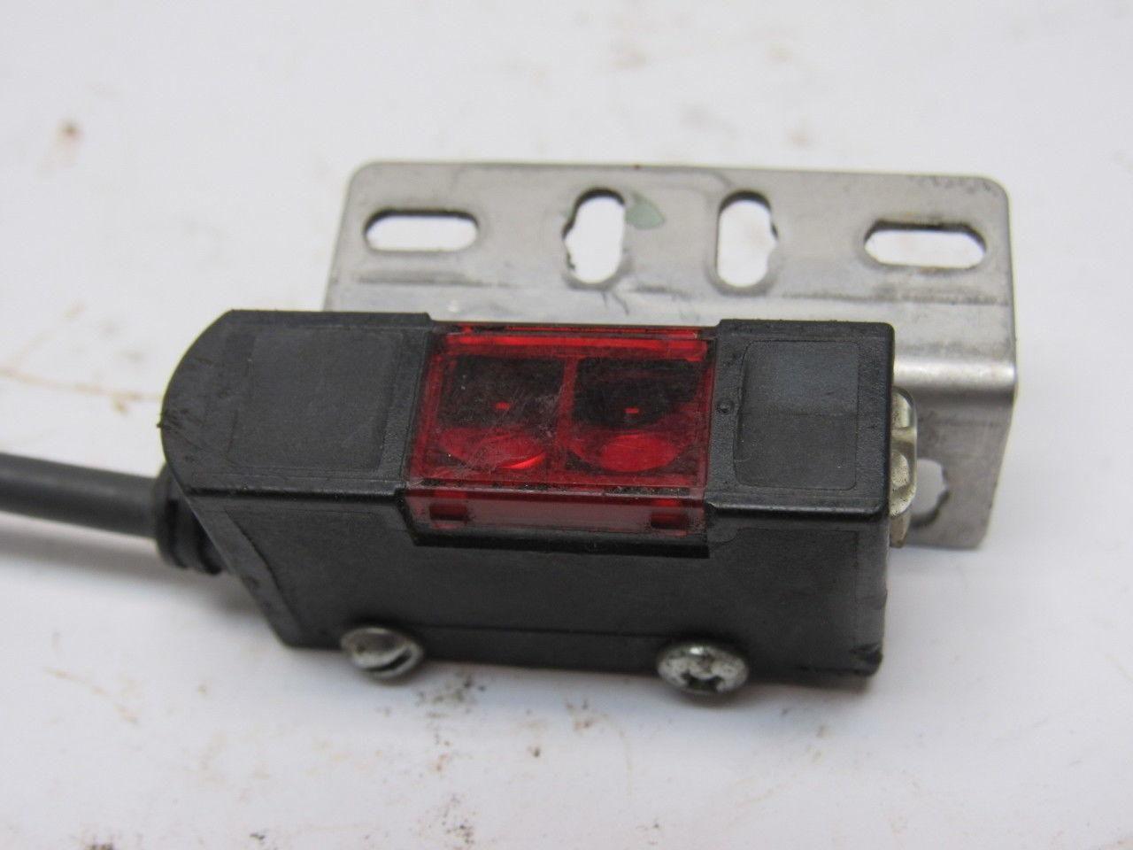 Omron E3S-AR61 Photoelectric Sensor Switch 11" Cord