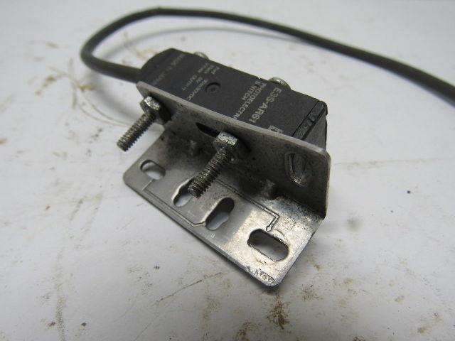 Omron E3S-AR61 Photoelectric Sensor Switch 11" Cord