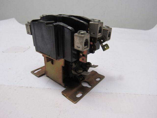 Furnas 42CE35AJ223 Ser A 600V 15Hp MAX 24V Coil Definite Purpose Controller
