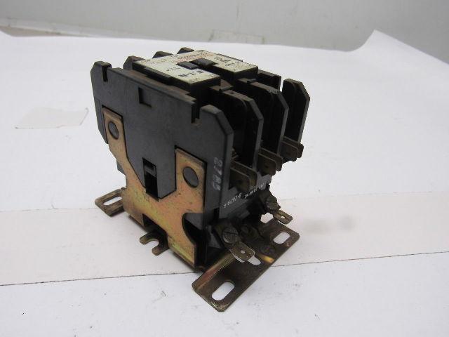Cutler Hammer C25DND330 Ser A1 30A Contactor 24V Coil 15Hp 600V Lot Of 6