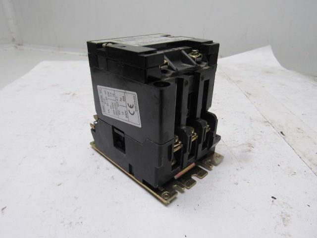 Square D 8502SCO2S Motor Starter Contactor 3 Pole 600VAC 10Hp 27A 120V Coil