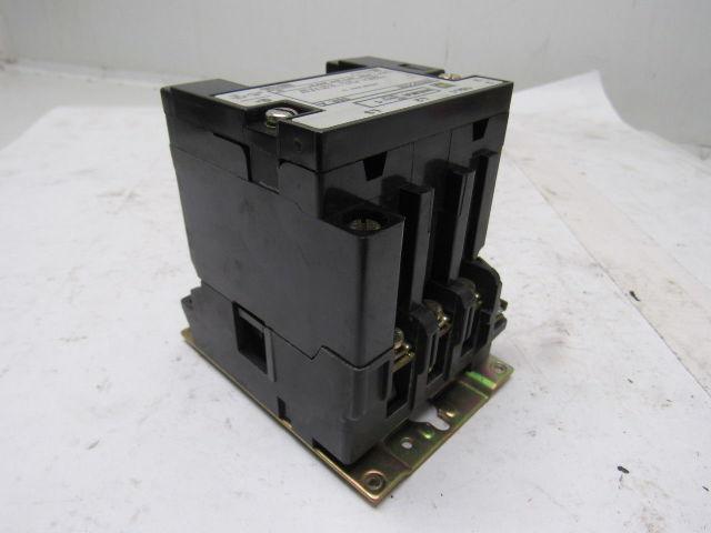 Square D 8502SCO2S Motor Starter Contactor 3 Pole 600VAC 10Hp 27A 120V Coil