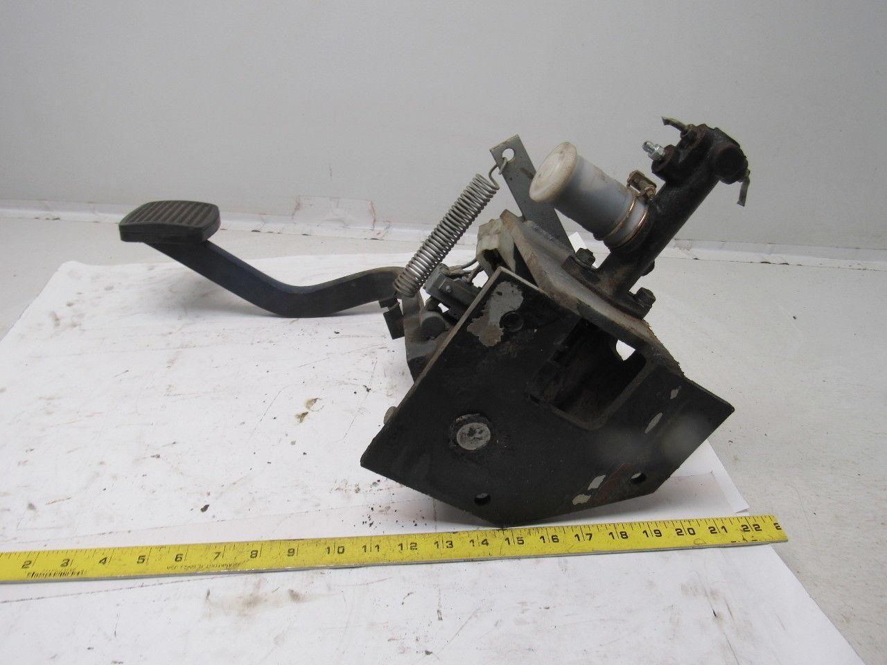 Komatsu FB 30SH-4 Forklift Foot Brake Master Cylinder Assembly