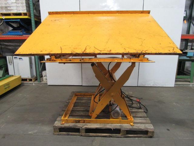 Econo Lift 3000Lb Scissor Lift 26° Tilt Table 100x72" 12-3/8" to 47-3/8"