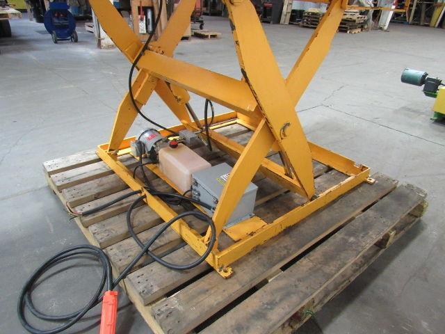 Econo Lift 3000Lb Scissor Lift 26° Tilt Table 100x72" 12-3/8" to 47-3/8"