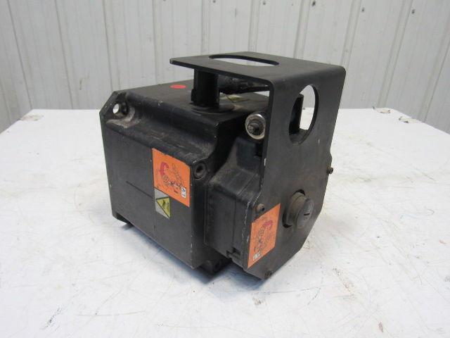 Kuka 1FK6100-8AF91-1ZZ9-ZS49 156V 3.77kW 9.5A 4200RPM MAX 3Ph Servo Motor