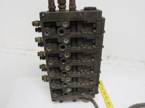 Pneumatics 6 Station Manifold Block W/Valves (4) 081SA402K (1) 081SA400K
