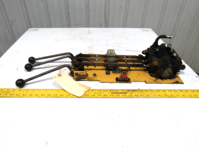 Hyster EX50XL-32 Hydraulic Spool Valve 3-Lever Forklift Mast Control