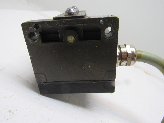 Balluff BNS 113-B3-K16-61-B-22-03 Position Limit Switch