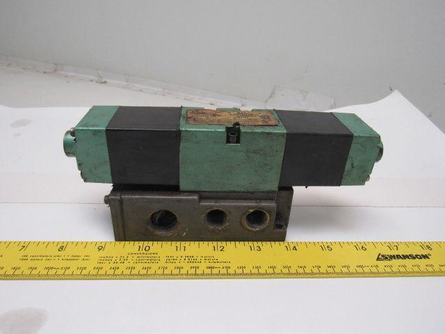 Numatics 153SS435K000030 Pneumatic Solenoid Valve w/Solenoid Block