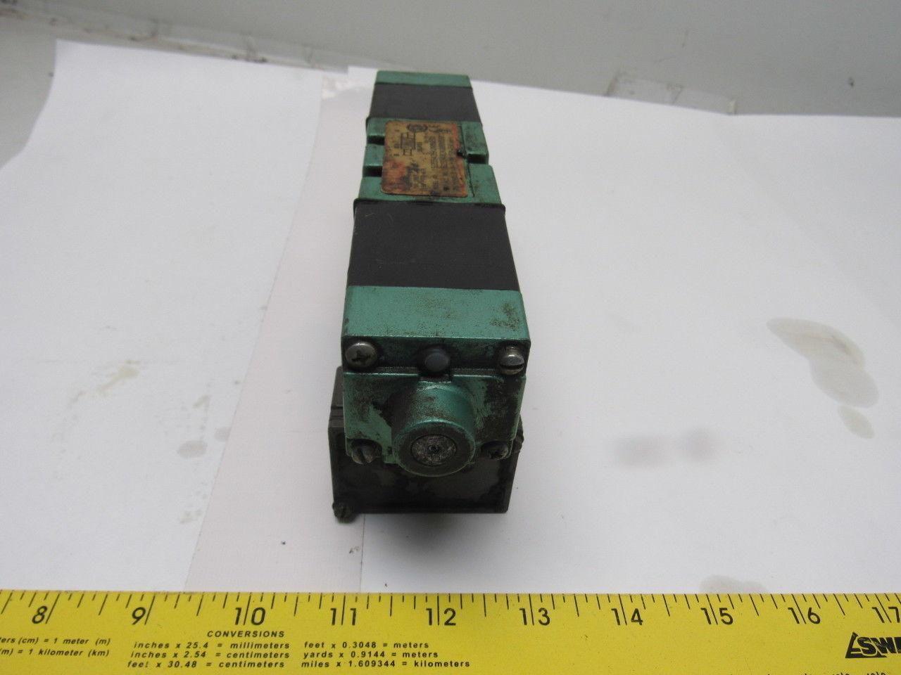 Numatics 153SS435K000030 Pneumatic Solenoid Valve w/Solenoid Block