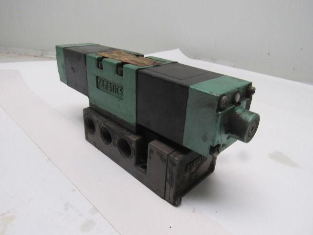 Numatics 153SS435K000030 Pneumatic Solenoid Valve w/Solenoid Block
