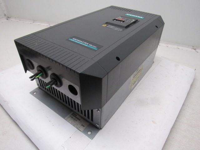 Siemens 6SE3222-4DG40 Midimaster Vector Drive Input 380/500V Motor 15 -20Hp
