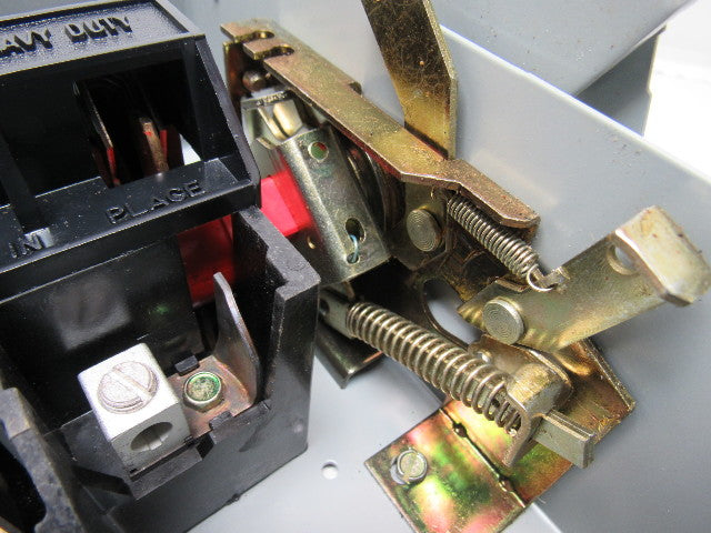 General Electric THN3361 Model 10 600V 30A Non-Fusible Disconnect Safety Switch